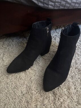 Women's Black Pointed Toe Ankle Boots